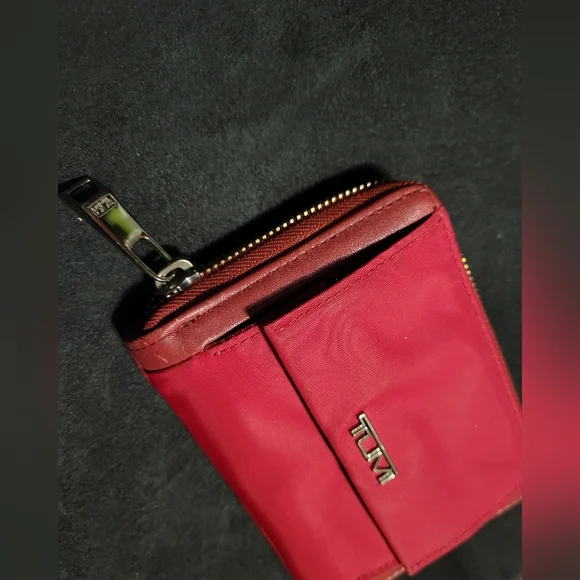 Tumi Red Wallet - Picture 2 of 8